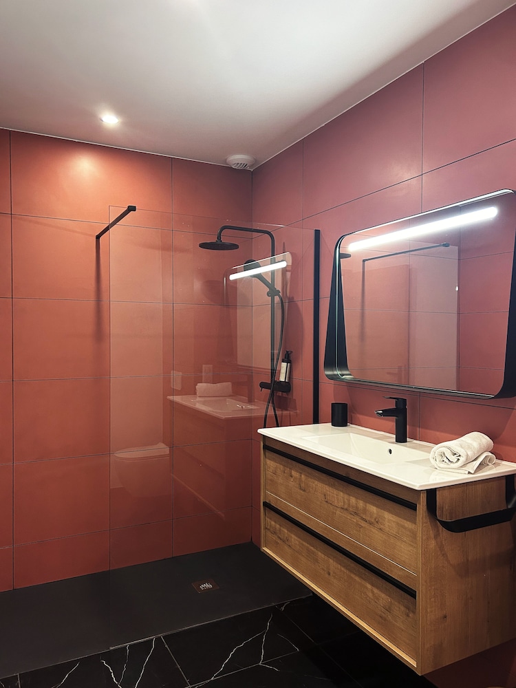 Superior Double or Twin Room, 1 King Bed, Non Smoking, Courtyard Area photo 2