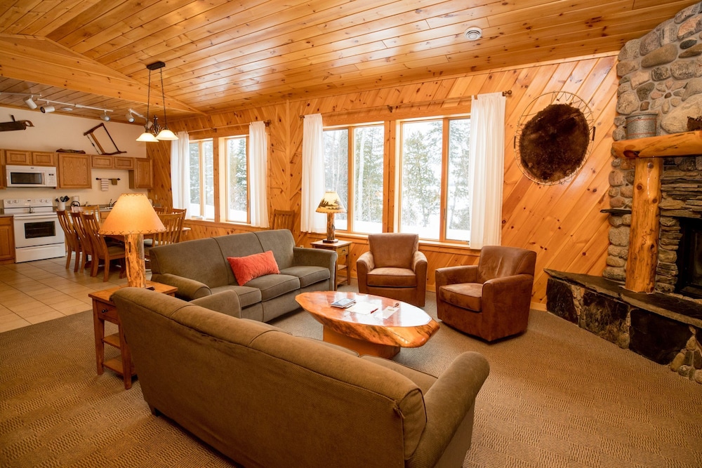 Gunflint Lake Home #27 (3 Bedroom) photo 1