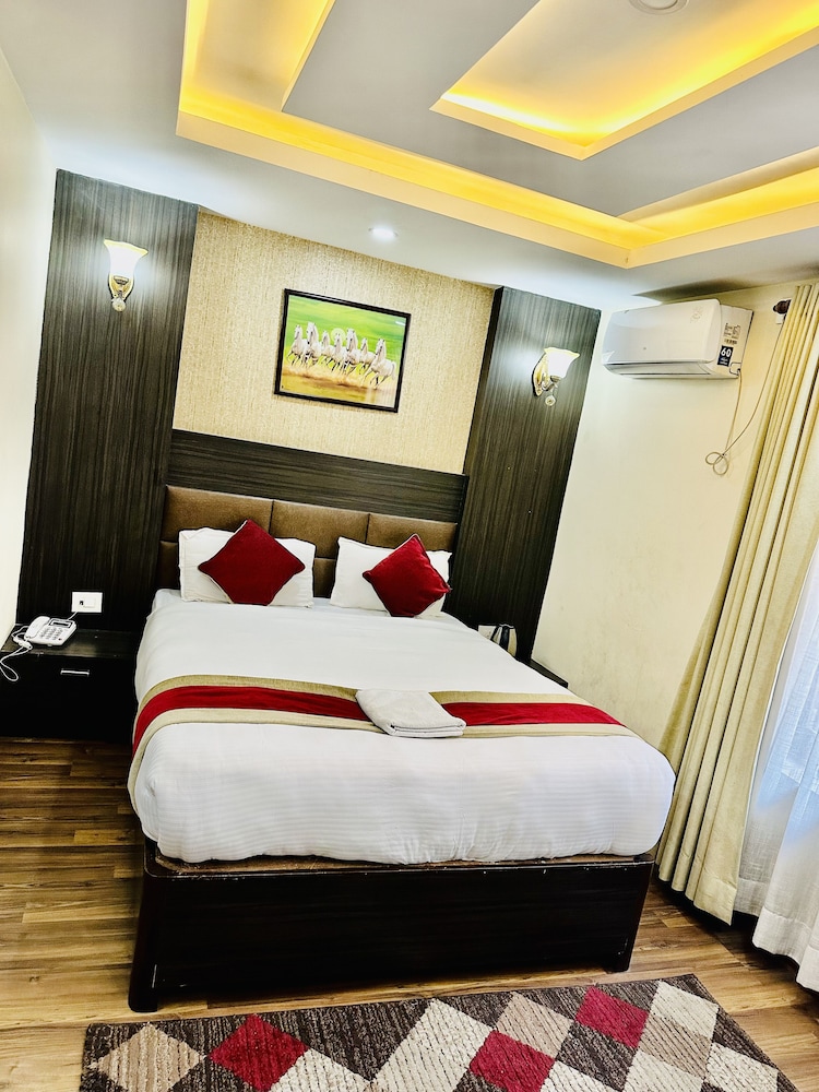 Deluxe Double Room - Photo 12