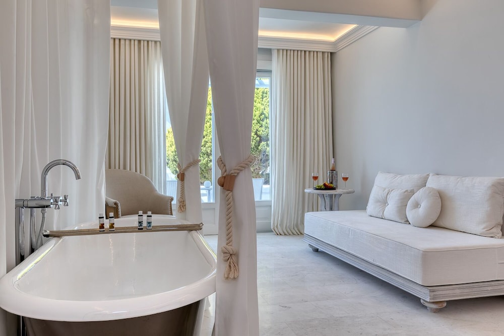 Premium Aegean Room with Partial Sea View - Photo 4