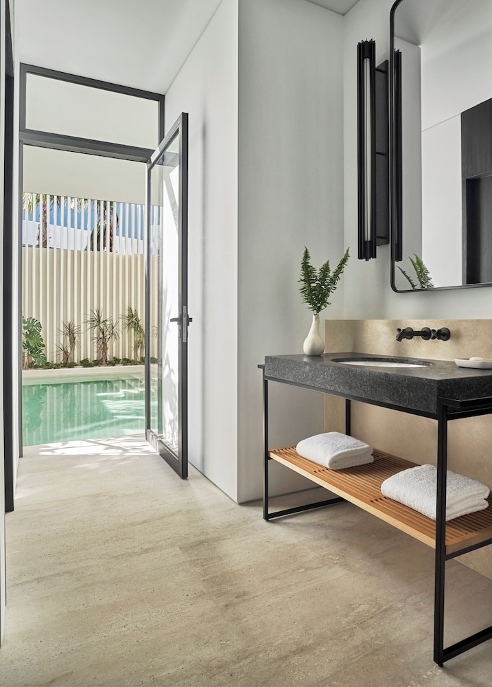 Presidential Villa, 3 Bedrooms, Beachfront photo 3