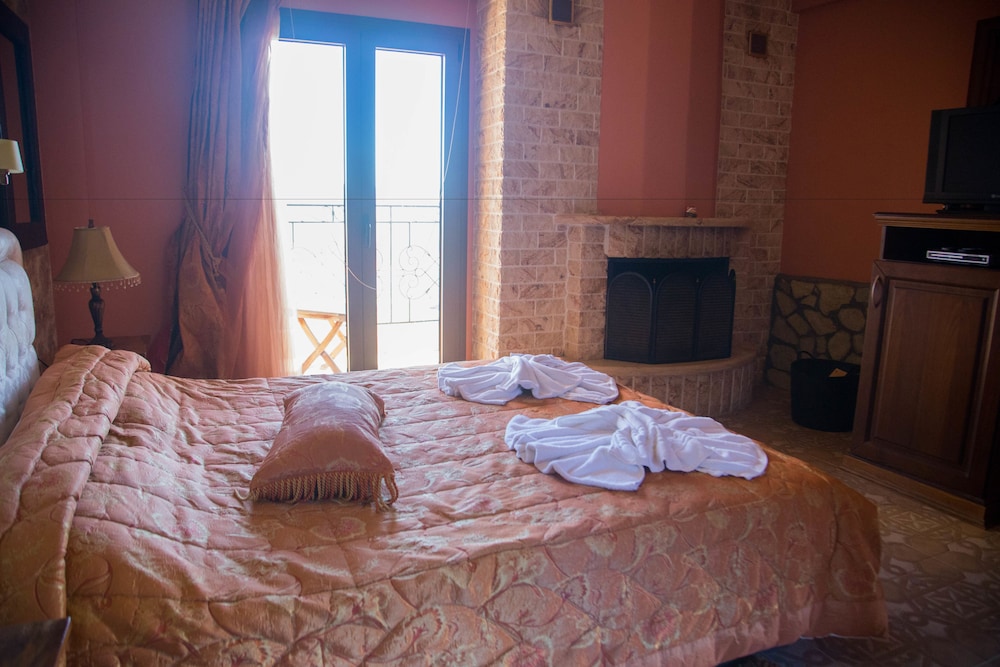 Honeymoon Suite, Balcony, Lake View photo 2
