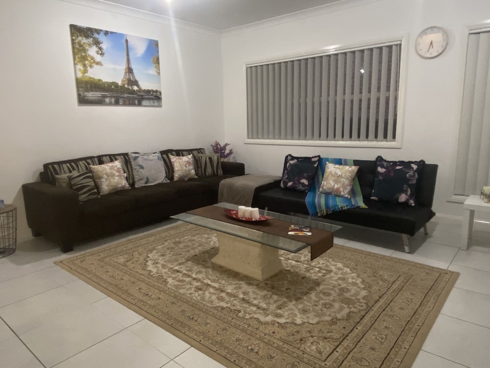 House, 4 Bedrooms, Non Smoking, Courtyard View photo 1