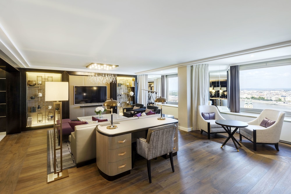 Presidential Suite, 1 King Bed, Non Smoking thumbnail 5