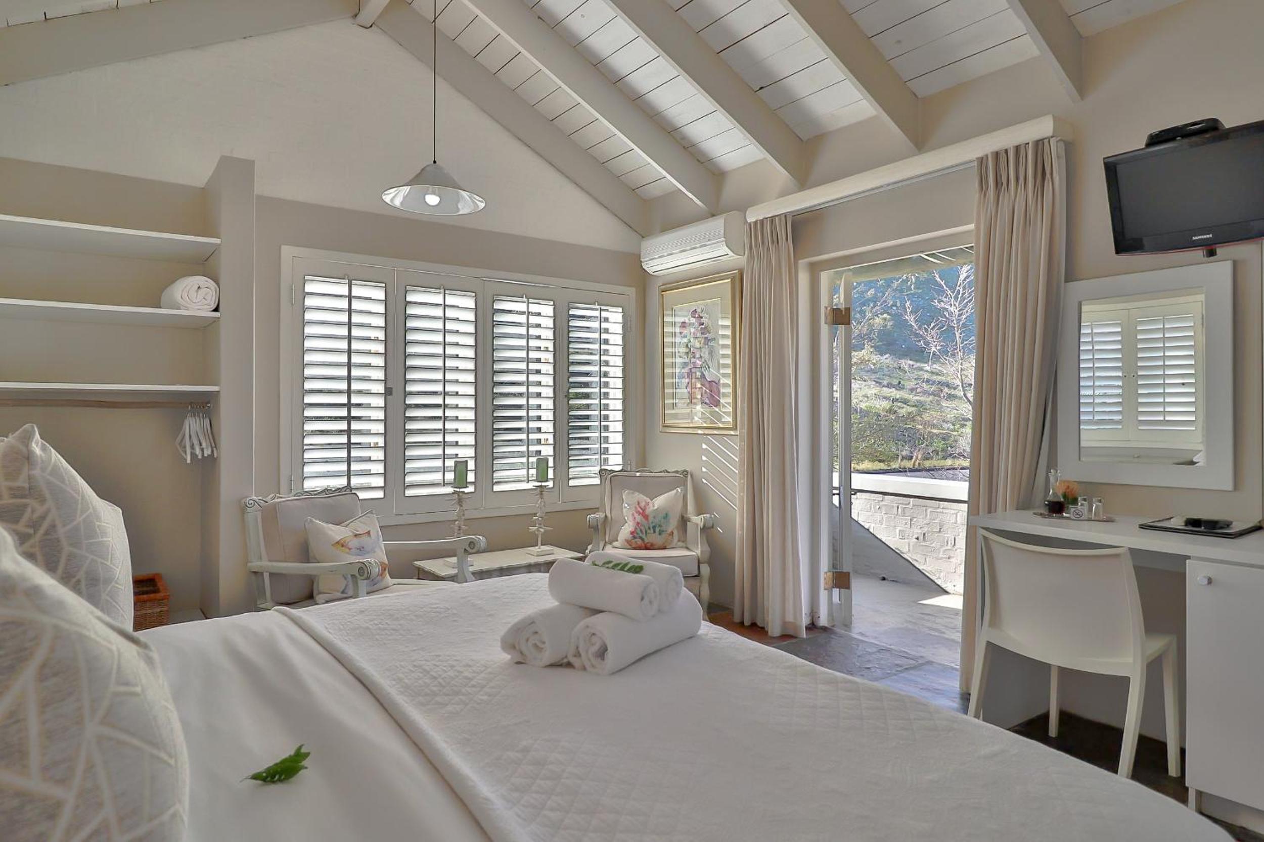 King Room with Mountain View photo 2