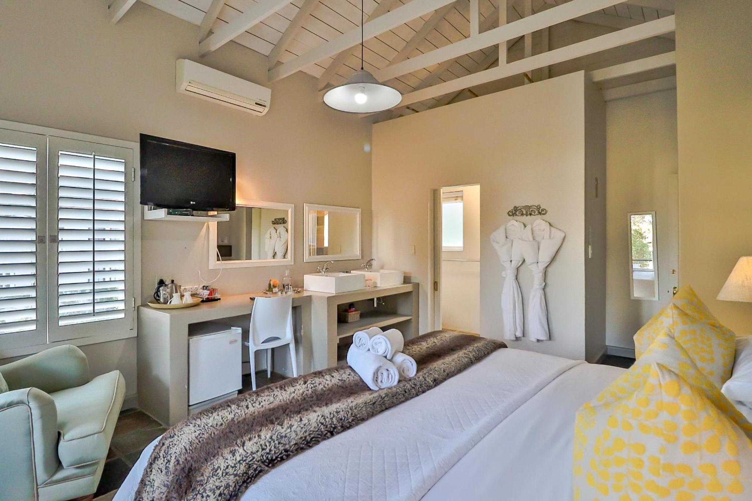 King Room with Balcony photo 2