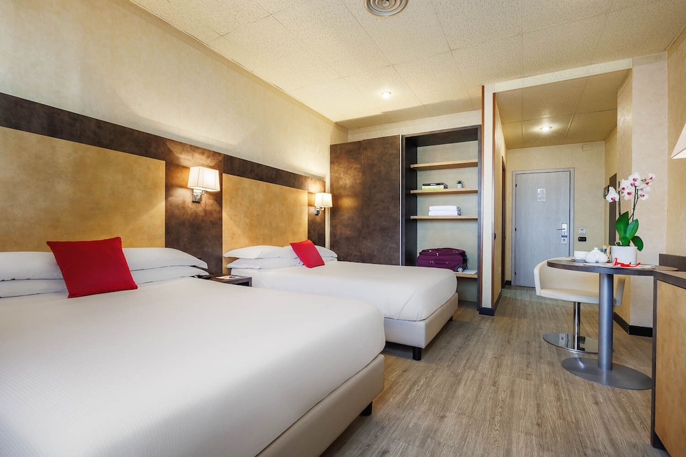 Comfort Room, 2 Double Beds photo 1