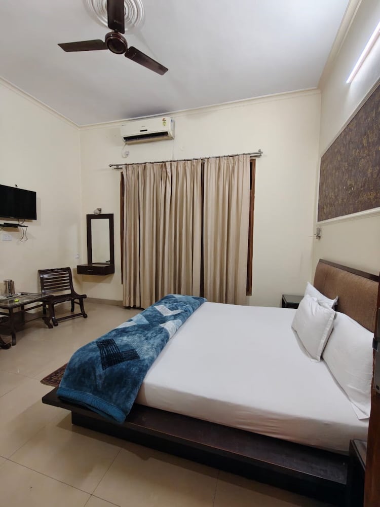 Deluxe Double Room, City View photo 2