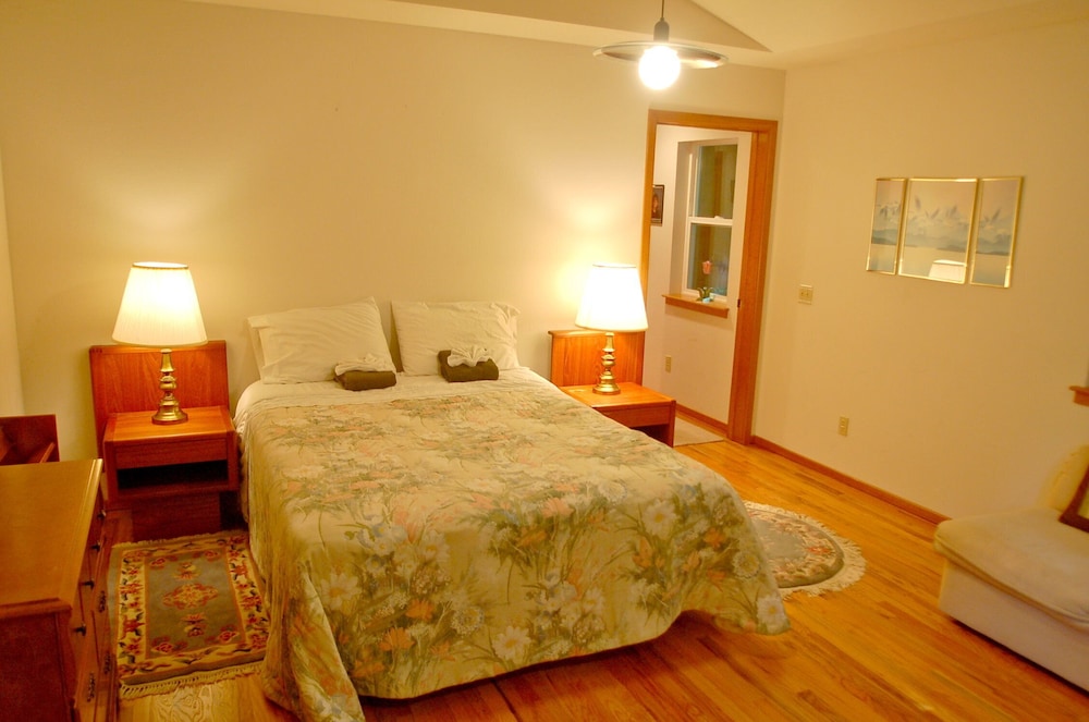 Cabin, 3 Bedrooms, Smoking, Fireplace