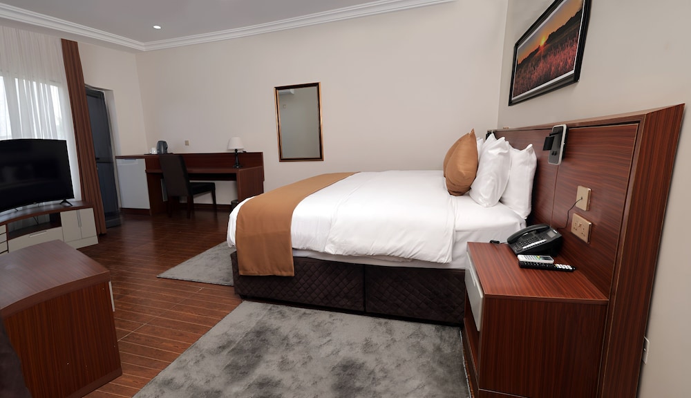 Basic Double Room, Balcony, Pool View
