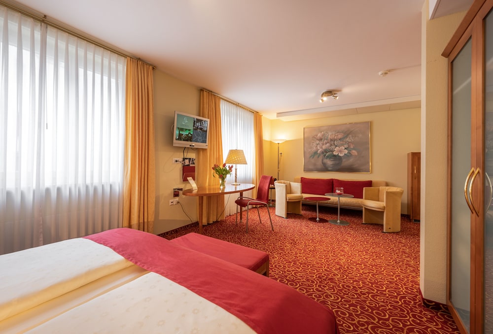 Superior Twin Room, 2 Twin Beds - Photo 16