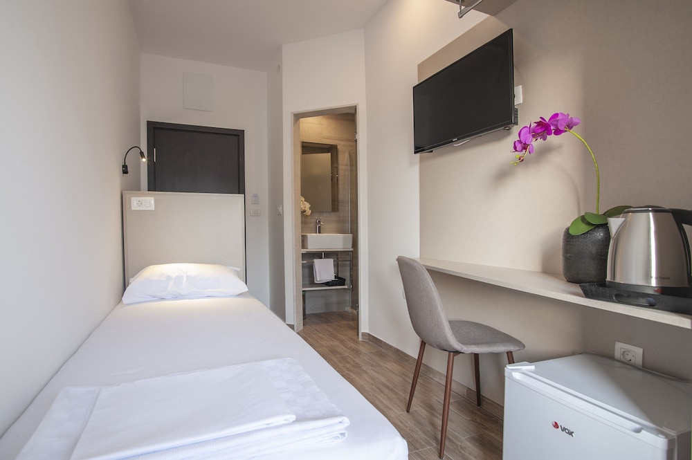 Single Room photo 1