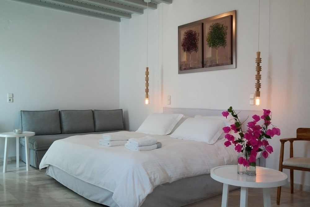 Room, 1 Bedroom - Photo 1