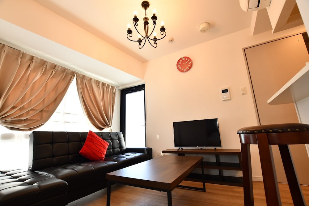 Basic Apartment - Photo 9