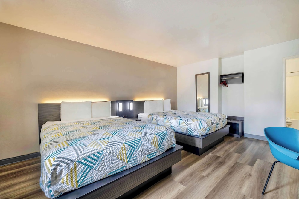 Standard Room, 2 Double Beds, Non Smoking