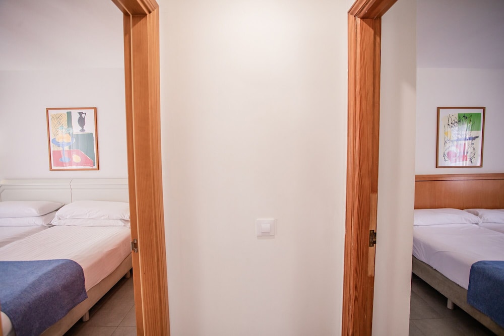 Classic Bungalow, 2 Bedrooms (4 Adults)