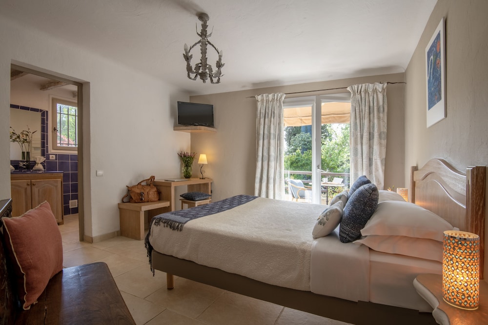 Deluxe Double Room - Photo 7