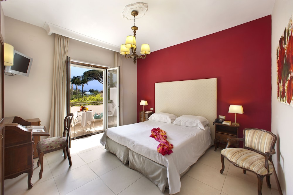 Comfort Double or Twin Room, Pool View, Poolside