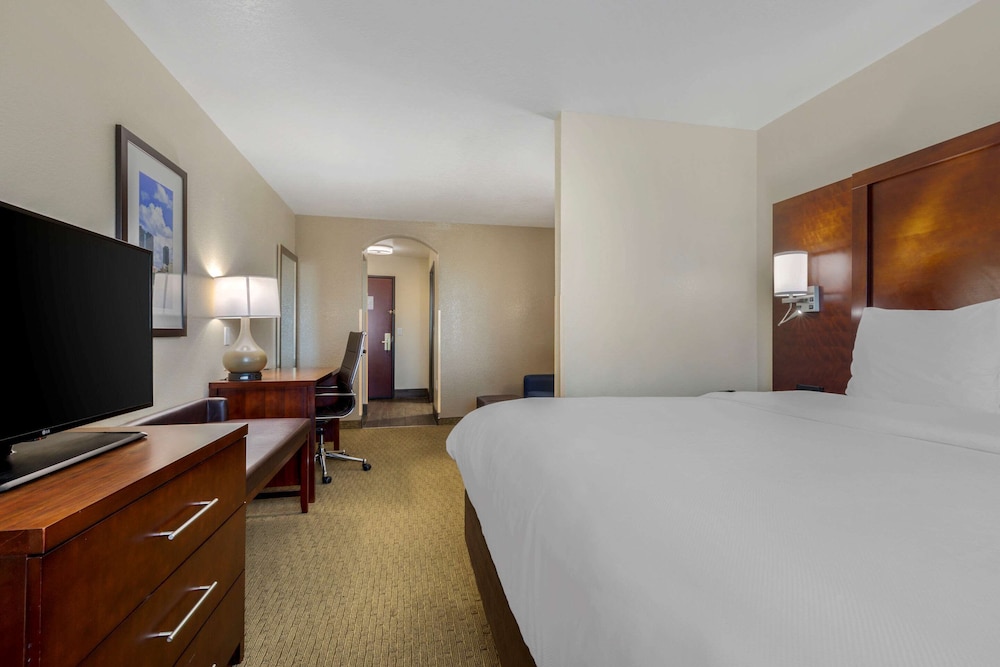 Comfort Suites Benbrook - Fort Worth Southwest