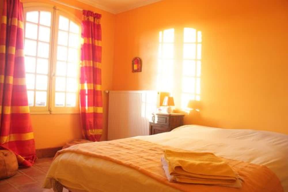 Double Room (Jaune)