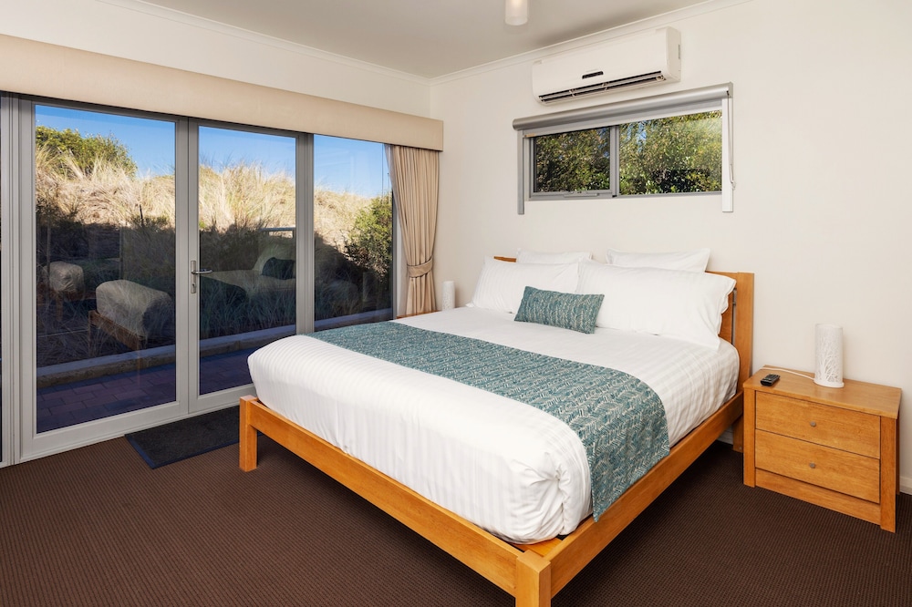 Luxury House, 3 Bedrooms, Balcony, Ocean View (Beach House) photo 2