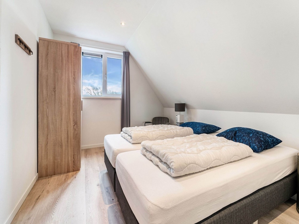 Luxury House, 4 Bedrooms photo 2