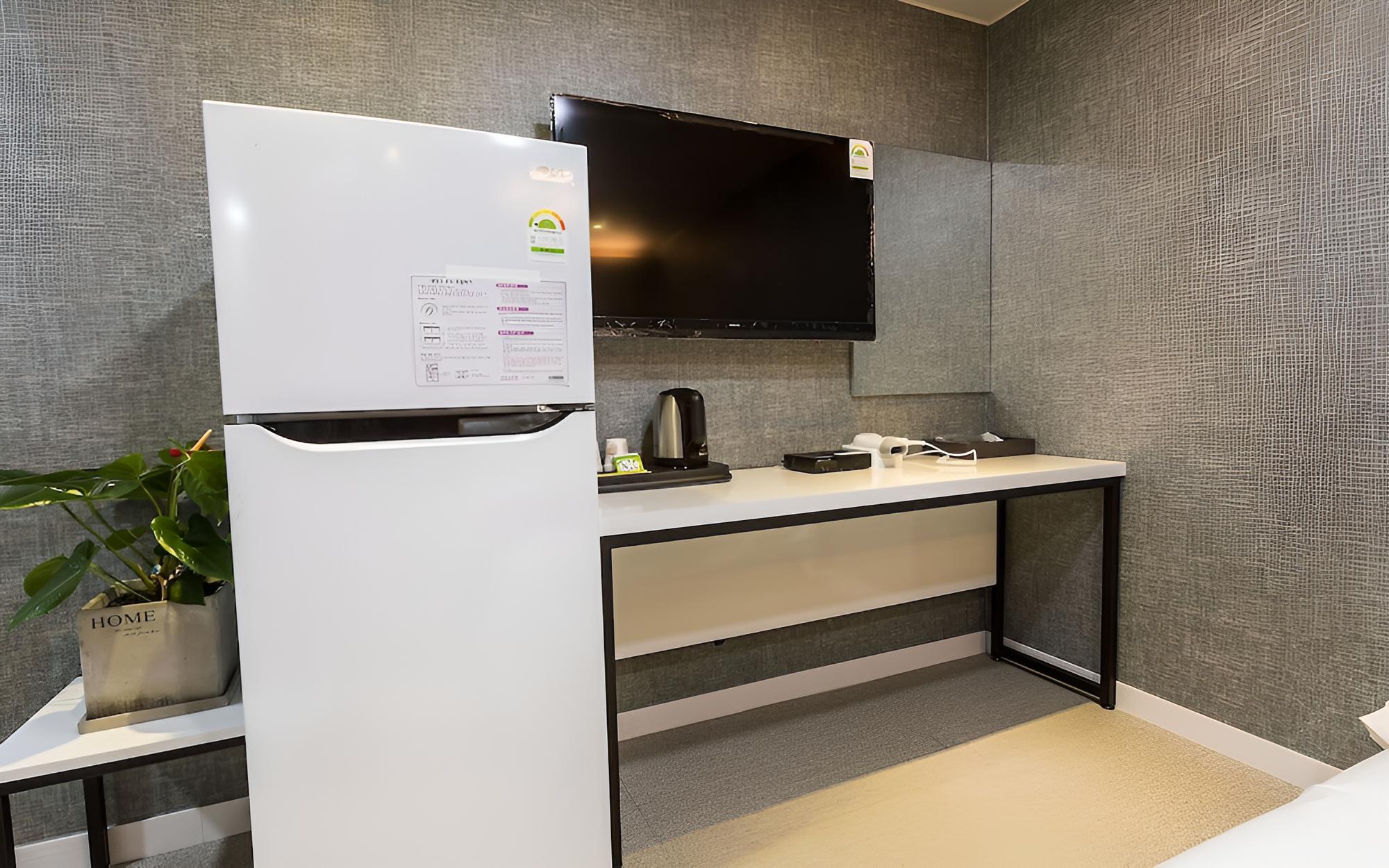 Room (Walkie Special Rate (No Parking Netfl) photo 3