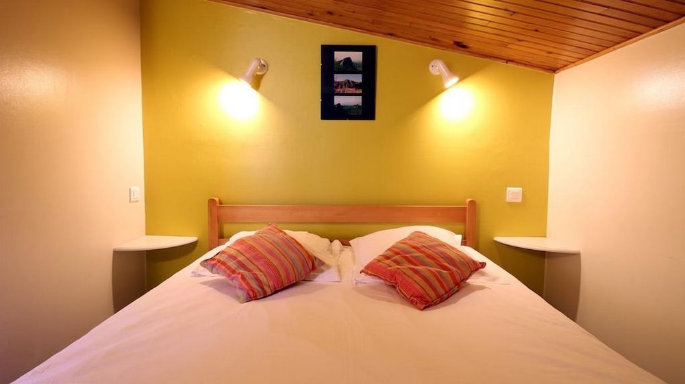 Economy Double Room, 1 Double Bed, Non Smoking, Mountain View photo 1