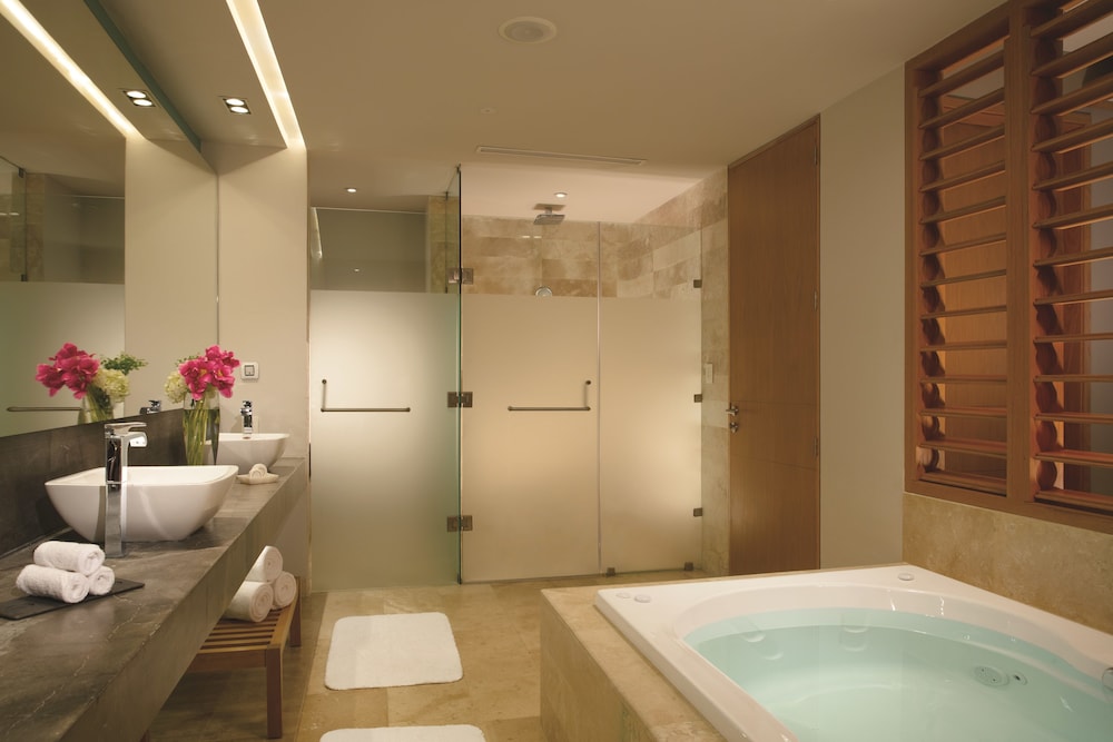 Preferred Club Master Suite Ocean View - King Bed photo 2