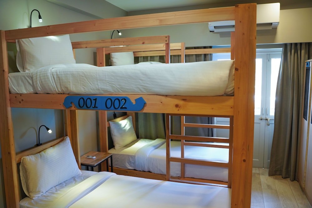 Bed in 4-Bed Mixed Dormitory photo 2