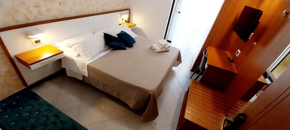 Single Room photo 3
