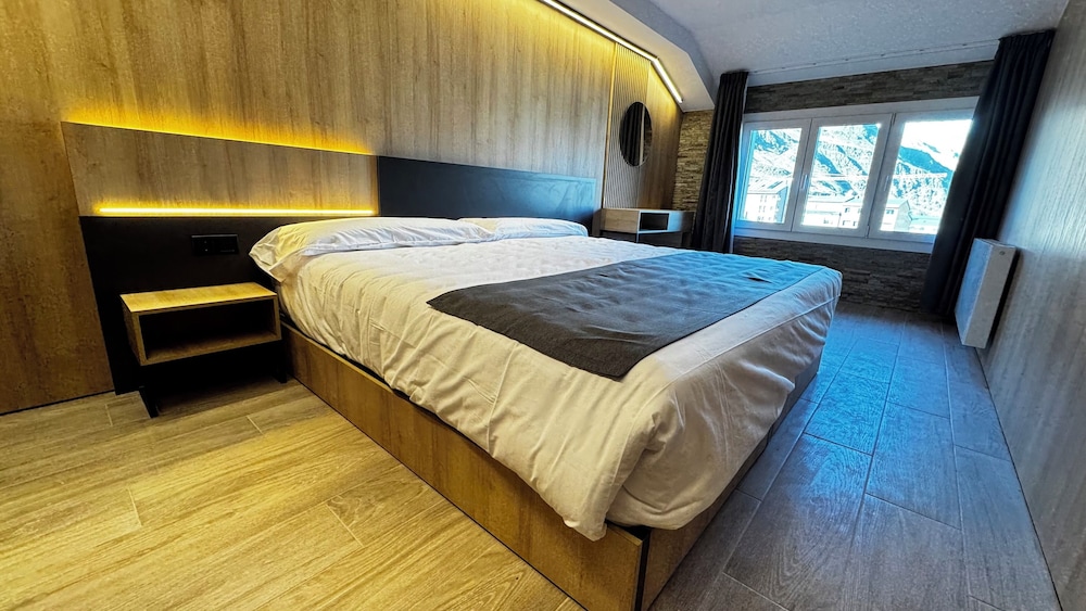 Deluxe Double Room, City View