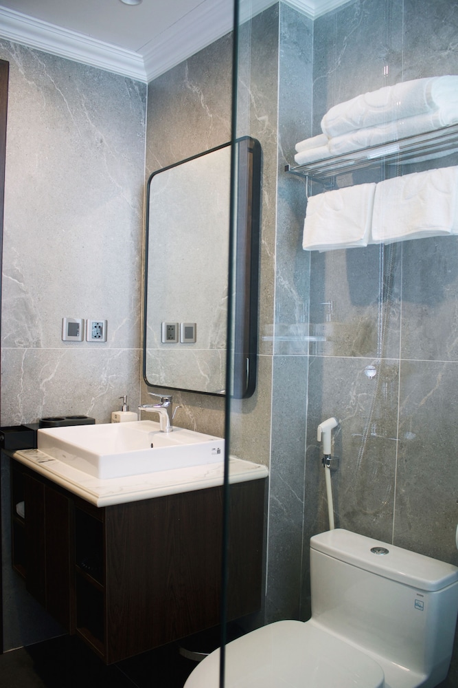 Premium Twin Room - Photo 5