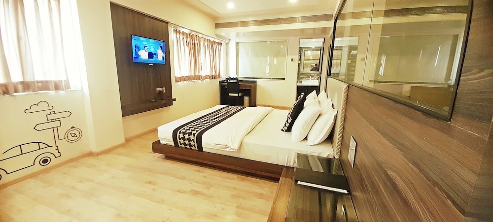 Suite - Photo 7