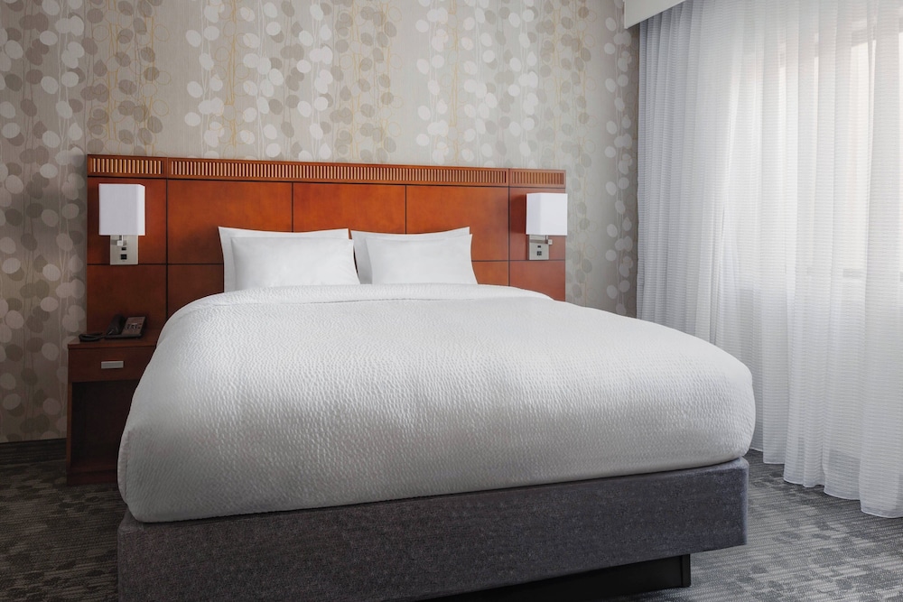 Room, 1 King Bed - Photo 2