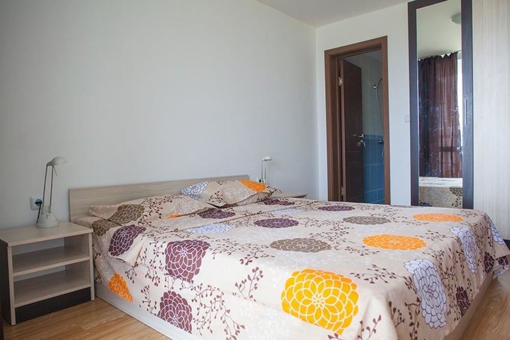 Apartment, Multiple Beds, Balcony photo 2
