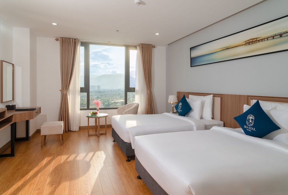 Deluxe Twin Room, City View - Photo 1