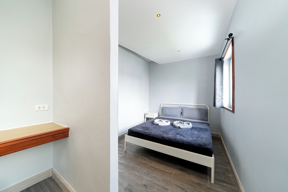 Double Room with Shared Bathroom C2 (Smoking Building) photo 1