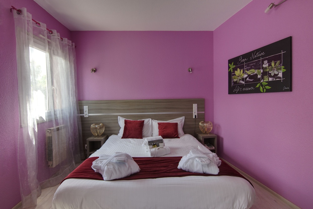 Standard Double or Twin Room photo 3