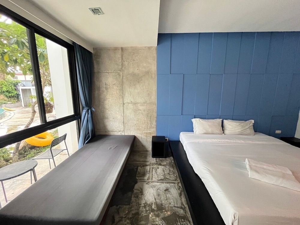 Double or Twin Room with Pool Access - Photo 5