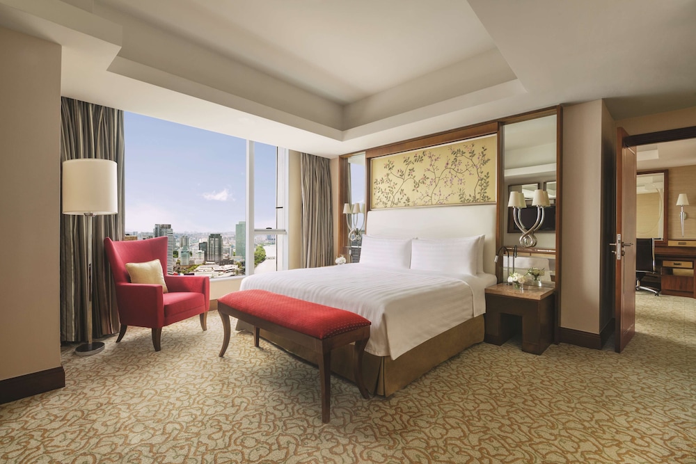 Executive Suite - Photo 1