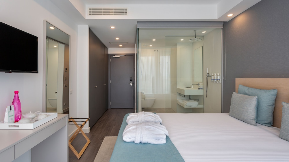 Standard Double or Twin Room, Balcony - Photo 1
