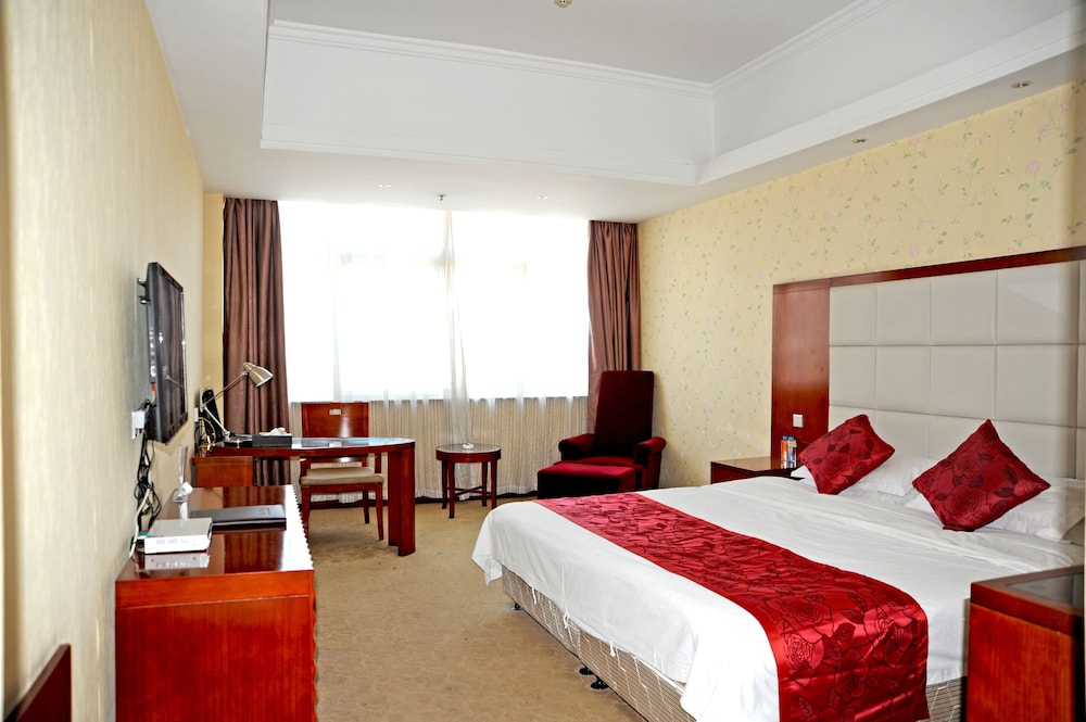 Superior Room, 1 King Bed photo 1