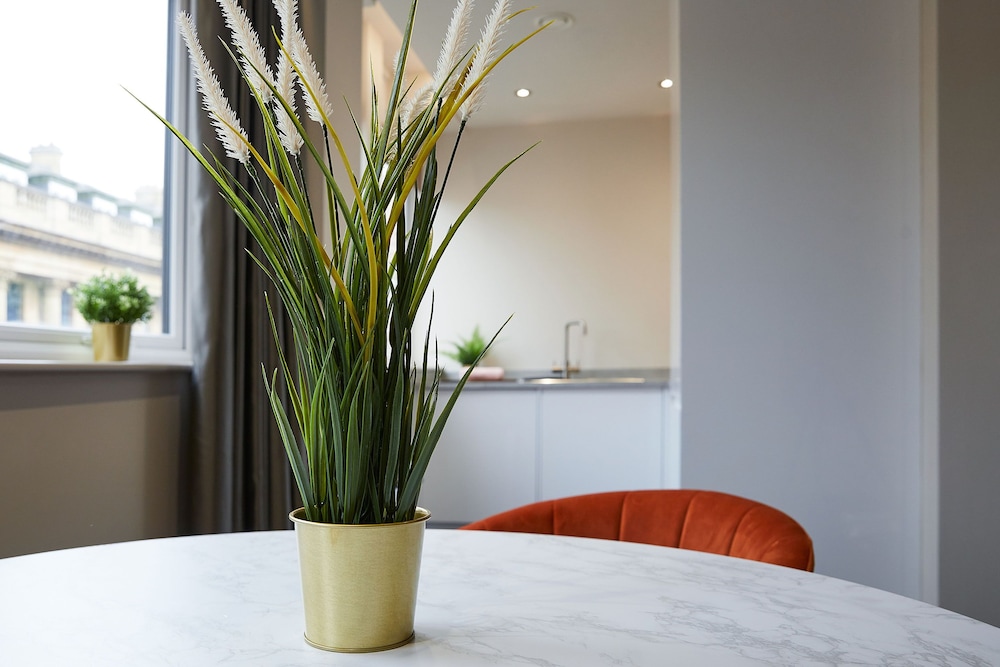 City Suite - Photo 2