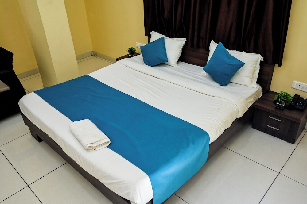 Deluxe AC Room - Photo 3
