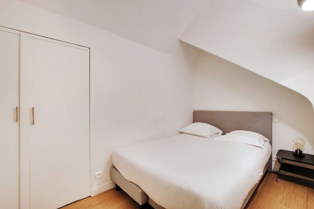 Apartment photo 2