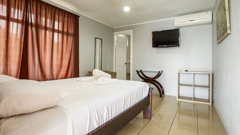 Basic Room, 1 Double Bed, Terrace, City View photo 2