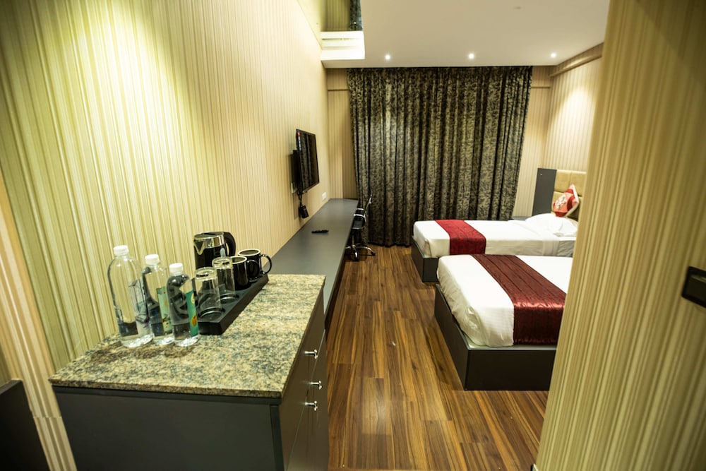 Deluxe Room - Photo 3