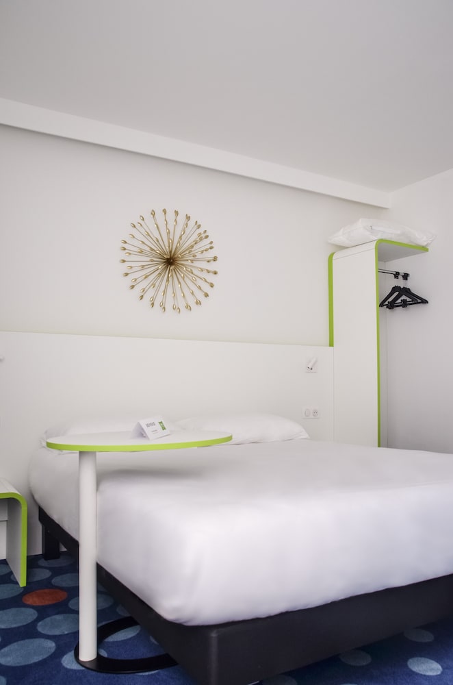 Standard Double Room - Photo 2
