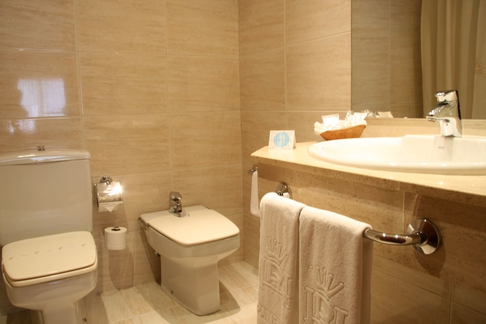 Double Room - Photo 7